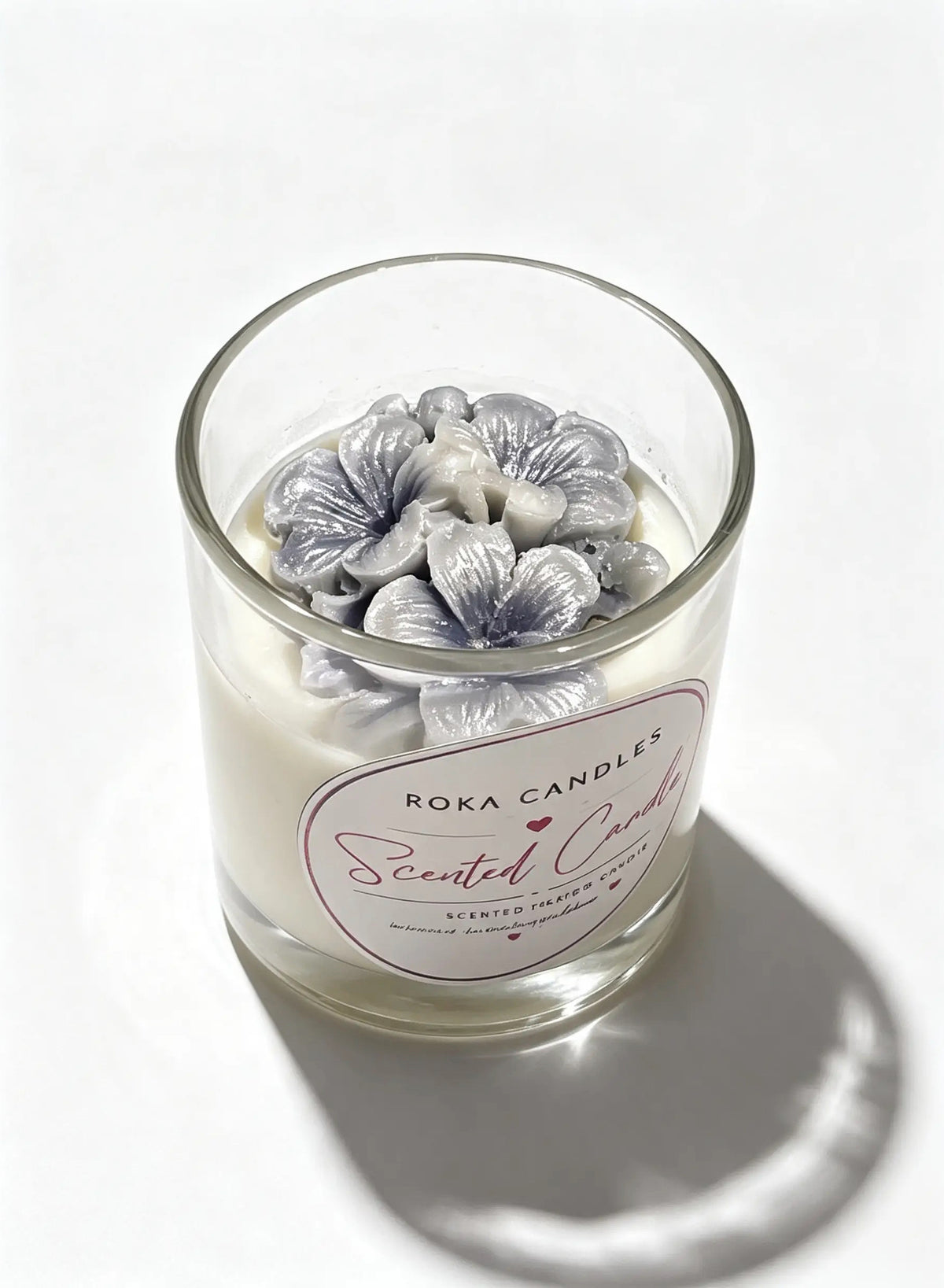 شمعة معطرة يدوية الصنع بكوب زجاجي شفاف - تصميم كلاسيكي أنيق - ROKA Candles