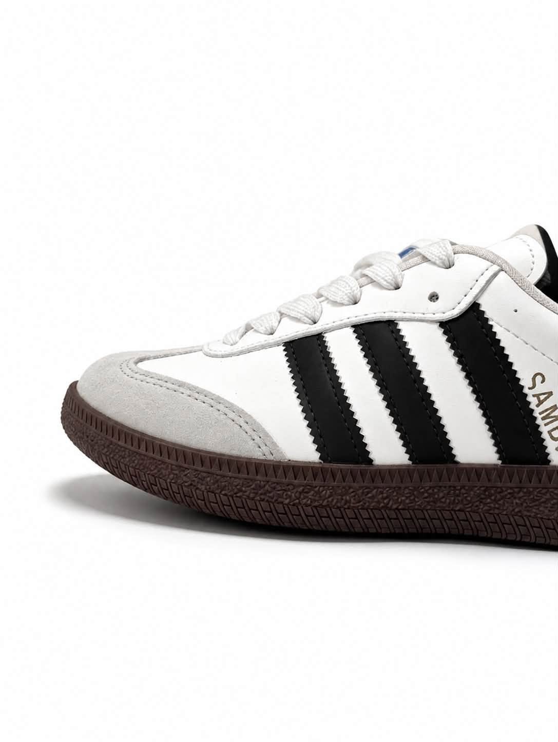 حذاء رياضي أسود ورمادي بتفاصيل بيضاء | Men's Black & Grey Sneakers - White Accents