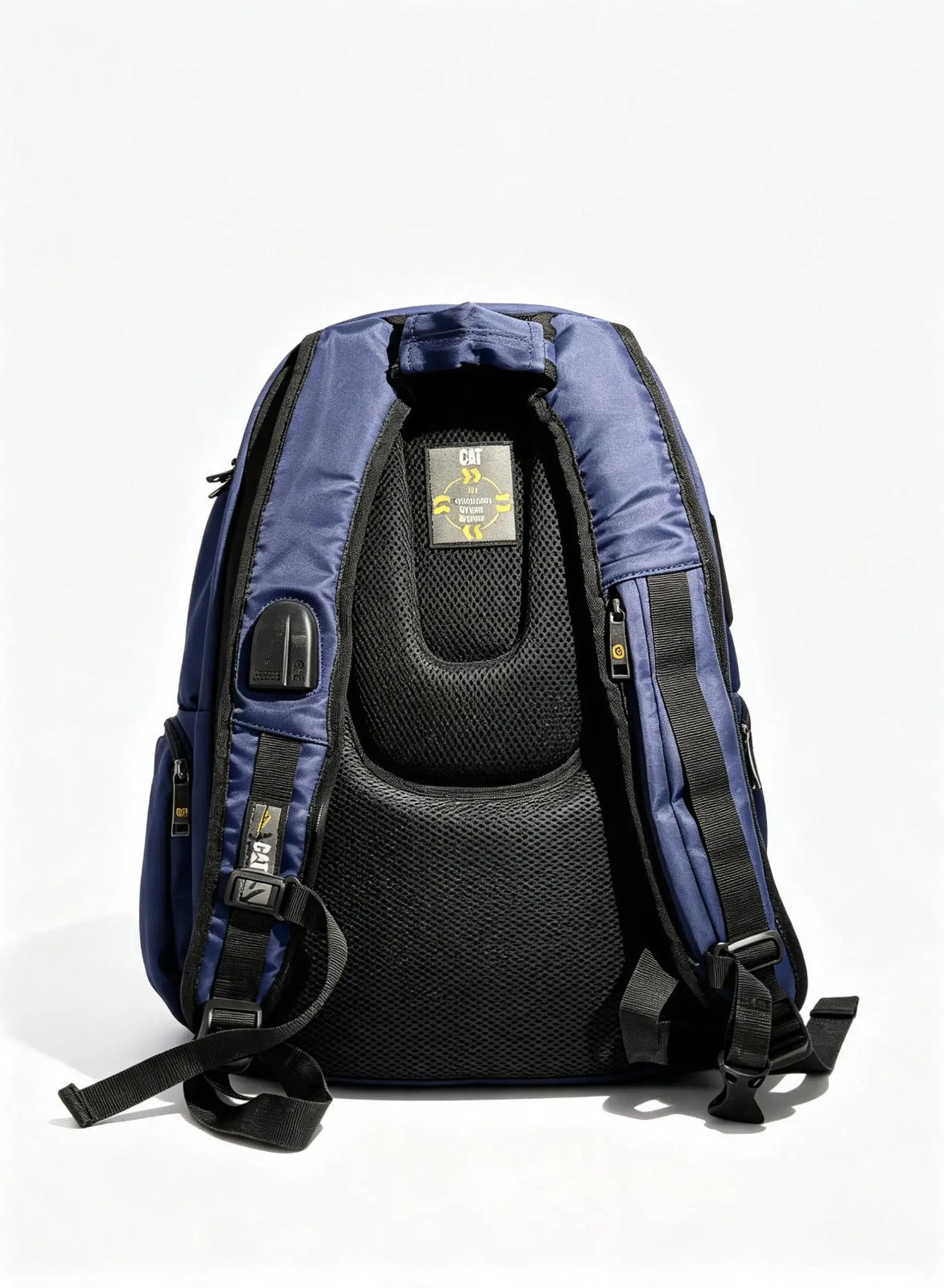 حقيبة ظهر CAT – Back Bag  حقيبة ظهر عملية وعصرية من CAT باللون الأزرق الداكن، بتصميم مناسب للاستخدام اليومي والعمل