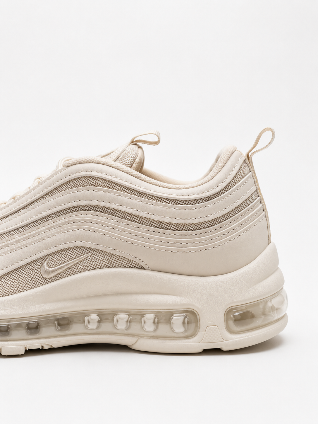 حذاء رياضي أبيض  مائل للبيج تصميم مموج - سول شفاف | Women's White Wavy Design Sneakers - Clear Sole