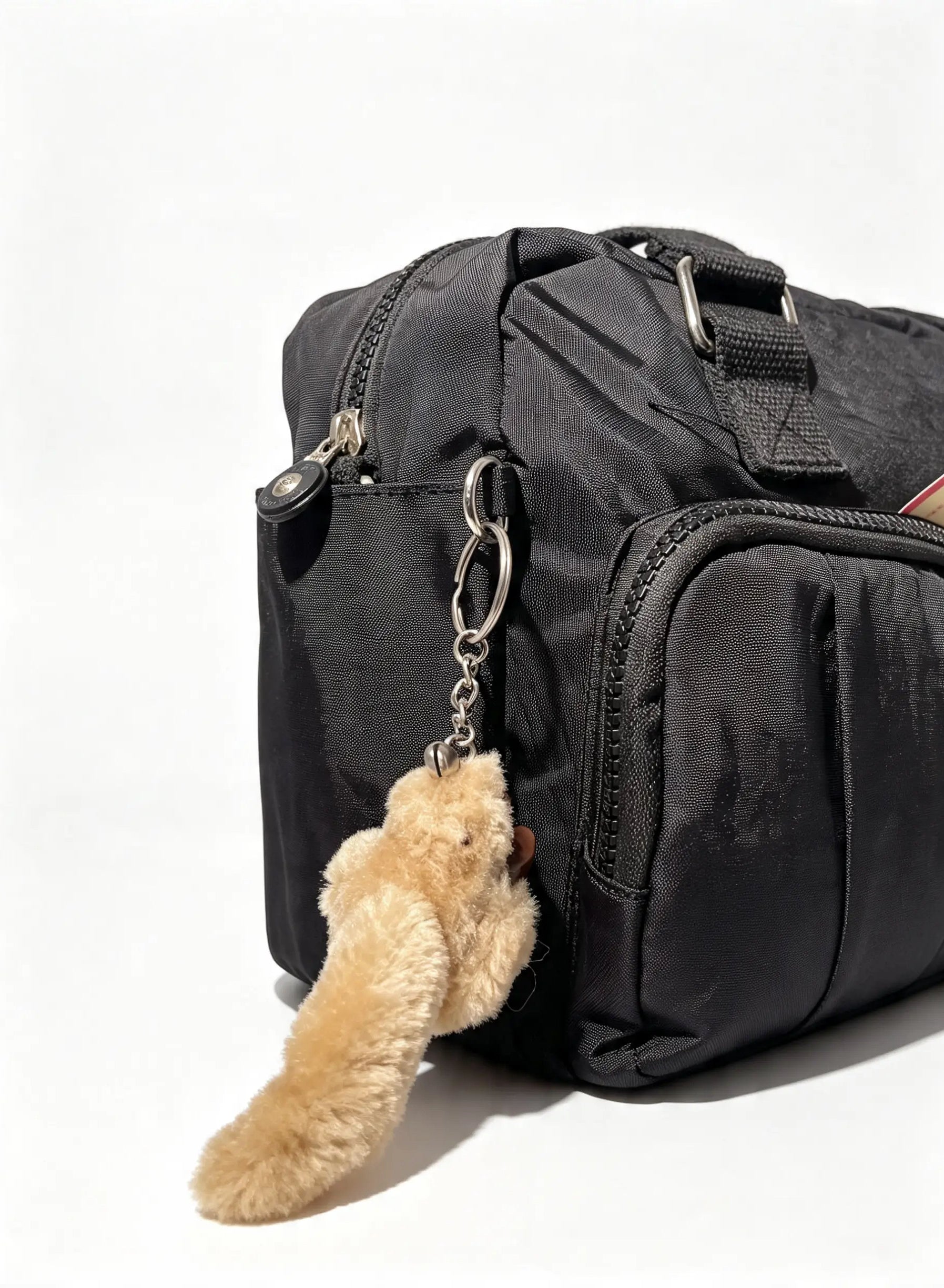 شنطة كتف حريمي أسود بجيبين أماميين وميدالية حيوان | Black Women's Shoulder Bag with Double Front Pockets & Animal Charm