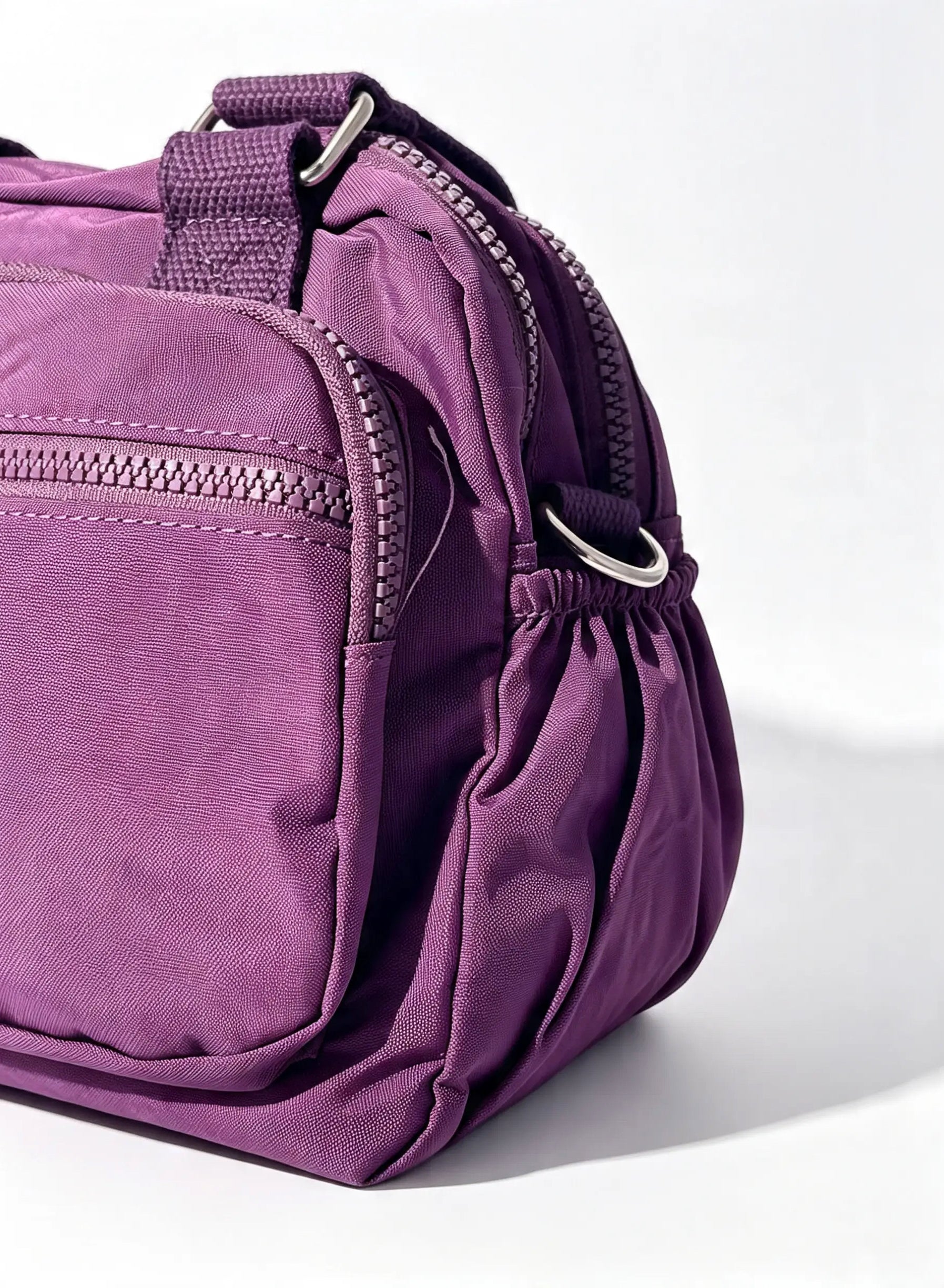 شنطة يد حريمي متوسطة بنفسجي بجيب أمامي وميدالية حيوان | Medium Purple Women's Handbag with Front Pocket & Animal Charm